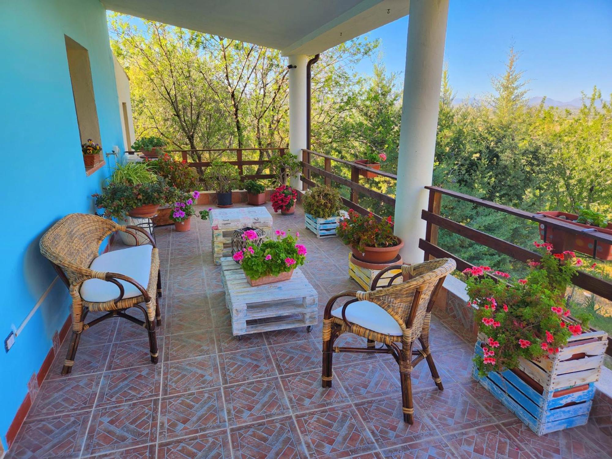 Panoramic House Oliena Exterior foto